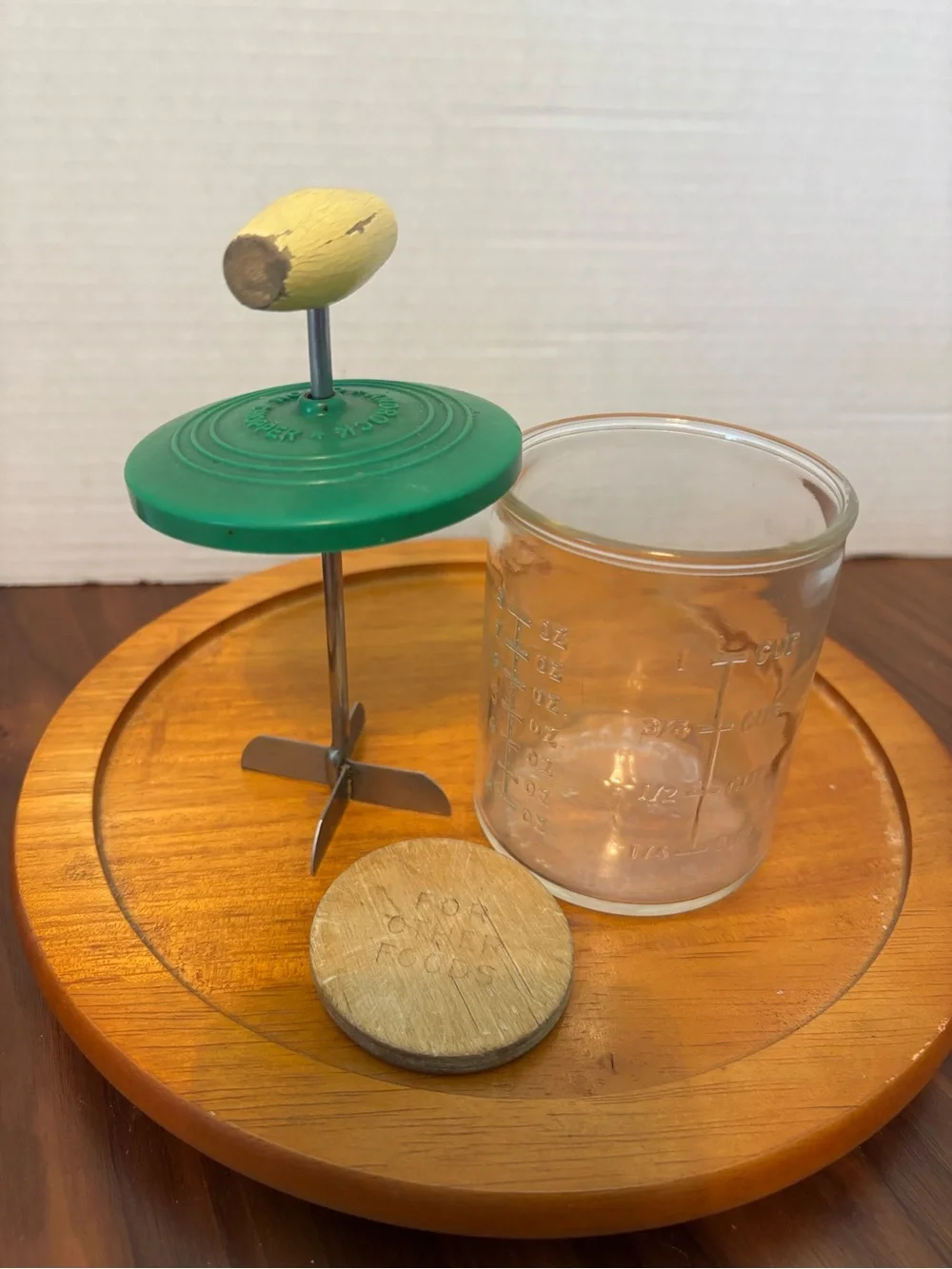 Vintage ANDROCK Handheld Onion Chopper with Green Lid & Yellow Handle Glass Jar